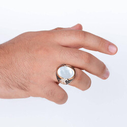 Oval Beyaz Sedef Taşlı Simetrik Desenli Gümüş Erkek Yüzük - Thumbnail